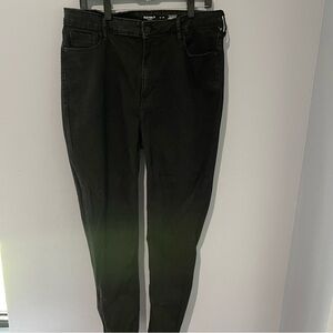 Old Navy “fits you” Classic Black Denim | Size 14-18